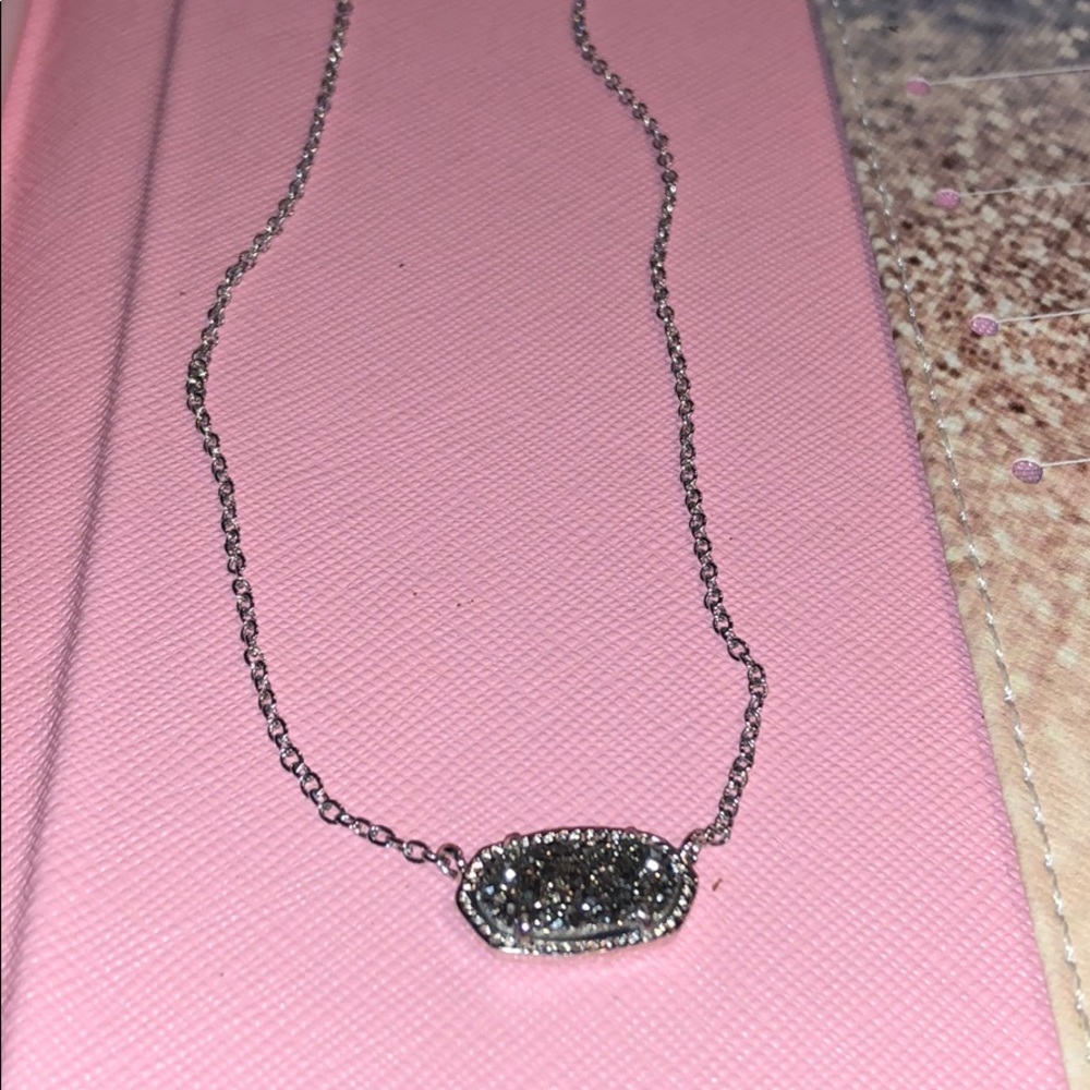 Kendra Scott necklace